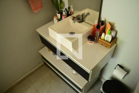 Casa de condomínio para alugar com 120m², 2 quartos e 3 vagasBanheiro da Suíte