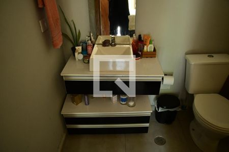 Casa de condomínio para alugar com 120m², 2 quartos e 3 vagasBanheiro da Suíte