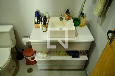 Casa de condomínio para alugar com 120m², 2 quartos e 3 vagasBanheiro Social