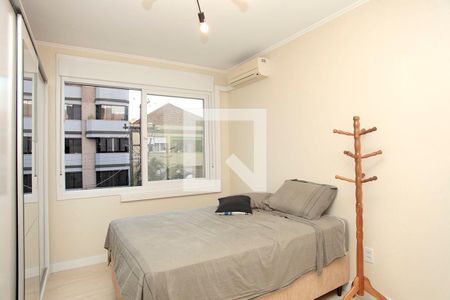 Quarto 1 de apartamento para alugar com 4 quartos, 98m² em Floresta, Porto Alegre