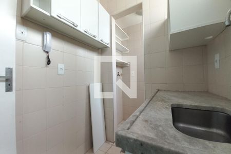 Cozinha  de kitnet/studio para alugar com 1 quarto, 49m² em Botafogo, Campinas