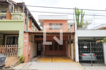 Casa à venda com 159m², 3 quartos e 2 vagasFachada