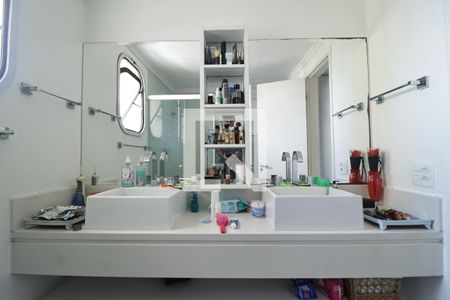 Apartamento à venda com 156m², 3 quartos e 3 vagasBanheiro