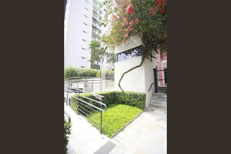 Apartamento à venda com 222m², 4 quartos e 3 vagasEntrada