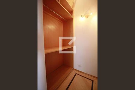 Apartamento à venda com 222m², 4 quartos e 3 vagasCloset