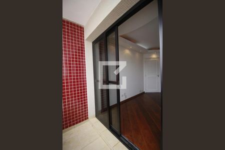 Apartamento à venda com 222m², 4 quartos e 3 vagasVaranda Piso inferior