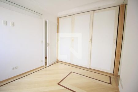 Apartamento à venda com 222m², 4 quartos e 3 vagasQuarto 2