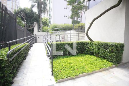 Apartamento à venda com 222m², 4 quartos e 3 vagasEntrada