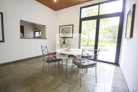 Apartamento à venda com 222m², 4 quartos e 3 vagasÁrea comum - Salão de festas