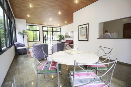 Apartamento à venda com 222m², 4 quartos e 3 vagasÁrea comum - Salão de festas