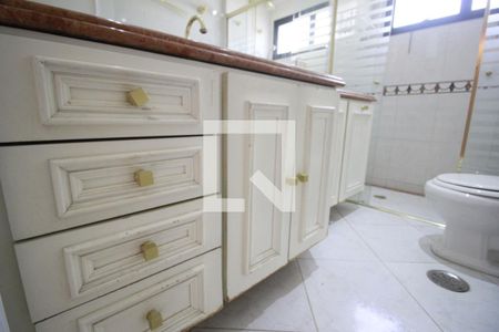 Apartamento à venda com 222m², 4 quartos e 3 vagasBanheiro Social