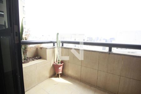 Apartamento à venda com 222m², 4 quartos e 3 vagasVaranda Piso inferior