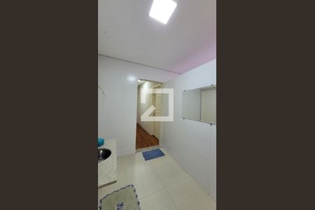Casa à venda com 167m², 15 quartos e 4 vagasCorredor 