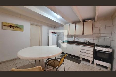 Casa à venda com 167m², 15 quartos e 4 vagasCozinha 1