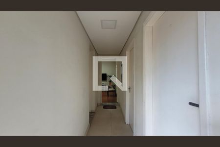 Casa à venda com 167m², 15 quartos e 4 vagasCorredor