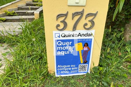 Casa de condomínio à venda com 630m², 4 quartos e 2 vagasFachada