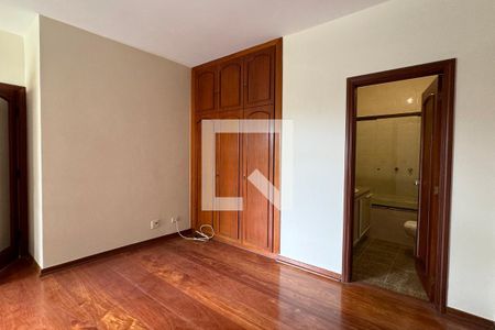 Casa de condomínio à venda com 630m², 4 quartos e 2 vagasSuíte 4