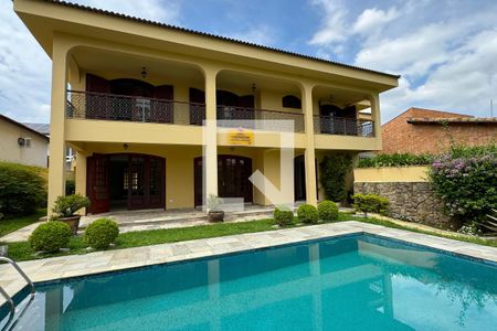 Casa de condomínio à venda com 630m², 4 quartos e 2 vagasPiscina