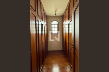 Casa de condomínio à venda com 630m², 4 quartos e 2 vagasCloset da suíte 1