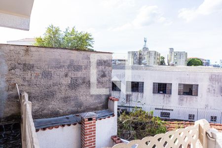 Casa para alugar com 150m², 2 quartos e 2 vagas Casa para alugar com 150m², 2 quartos e 2 vagasVaranda do Quarto 2