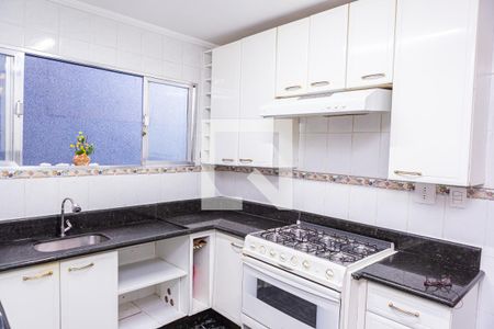 Cozinha de casa à venda com 2 quartos, 150m² em Vila Londrina, São Paulo