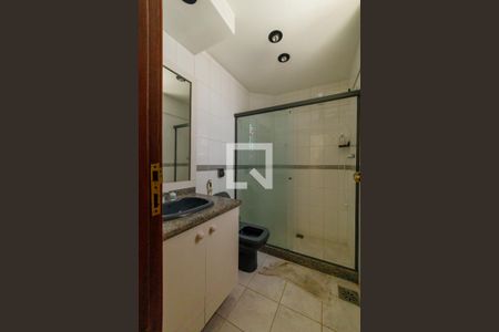 Apartamento à venda com 219m², 4 quartos e 2 vagas Apartamento à venda com 219m², 4 quartos e 2 vagasBanheiro da Suíte 3