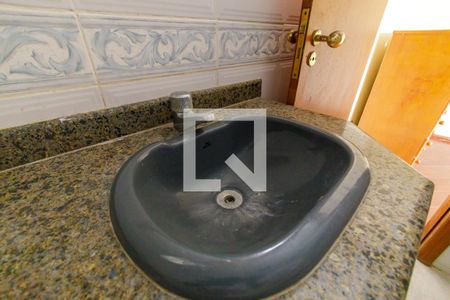 Apartamento à venda com 219m², 4 quartos e 2 vagas Apartamento à venda com 219m², 4 quartos e 2 vagasBanheiro da Suíte 2