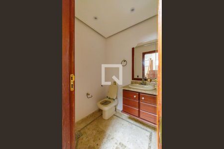 Apartamento à venda com 219m², 4 quartos e 2 vagas Apartamento à venda com 219m², 4 quartos e 2 vagasBanheiro Social