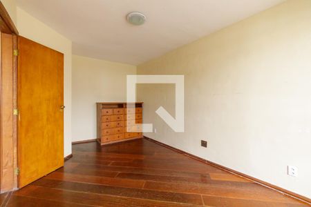 Apartamento à venda com 219m², 4 quartos e 2 vagas Apartamento à venda com 219m², 4 quartos e 2 vagasSuíte 2