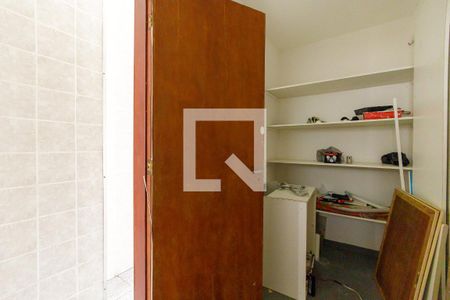 Apartamento à venda com 219m², 4 quartos e 2 vagas Apartamento à venda com 219m², 4 quartos e 2 vagasQuarto de Serviço