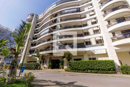 Apartamento à venda com 93m², 2 quartos e 2 vagas Apartamento à venda com 93m², 2 quartos e 2 vagasFachada