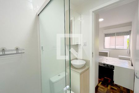 Banheiro de apartamento para alugar com 1 quarto, 31m² em Petrópolis, Porto Alegre