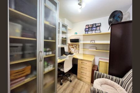 Apartamento à venda com 80m², 3 quartos e 1 vagaEscritório