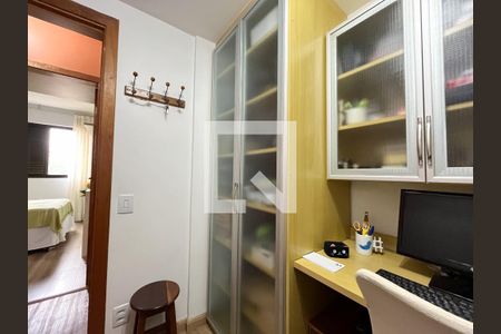 Apartamento à venda com 80m², 3 quartos e 1 vagaEscritório