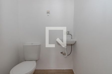 Casa para alugar com 117m², 2 quartos e 1 vaga Casa para alugar com 117m², 2 quartos e 1 vagaBanheiro de Serviço