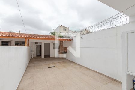 Casa para alugar com 117m², 2 quartos e 1 vaga Casa para alugar com 117m², 2 quartos e 1 vagaQuintal