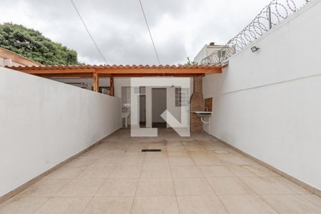 Casa para alugar com 117m², 2 quartos e 1 vaga Casa para alugar com 117m², 2 quartos e 1 vagaQuintal