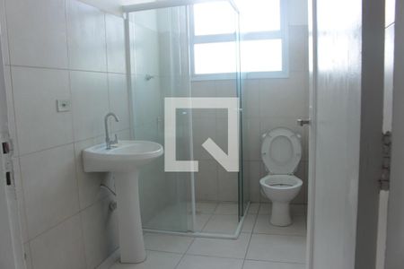 banheiro de apartamento para alugar com 1 quarto, 30m² em Santa Ifigênia, São Paulo