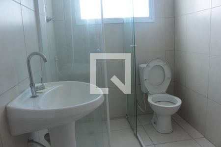 banheiro de apartamento para alugar com 1 quarto, 30m² em Santa Ifigênia, São Paulo