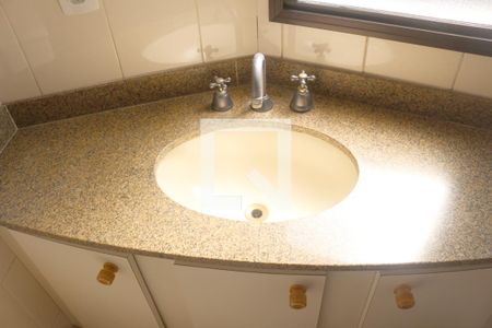 Apartamento à venda com 110m², 3 quartos e 2 vagasBanheiro 1