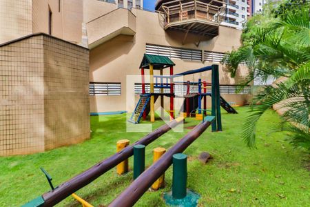 Apartamento para alugar com 100m², 3 quartos e 2 vagasÁrea comum - Playground
