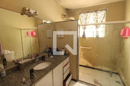 Banheiro de casa à venda com 3 quartos, 0m² em Irajá, Rio de Janeiro