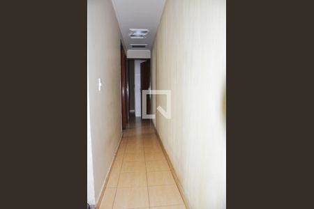 Casa à venda com 156m², 3 quartos e 2 vagasCorredor Quartos