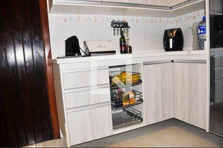 Casa à venda com 156m², 3 quartos e 2 vagasCozinha / Armarios / Geladeira