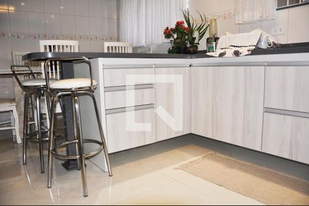 Casa à venda com 156m², 3 quartos e 2 vagasCozinha / Armarios / Geladeira