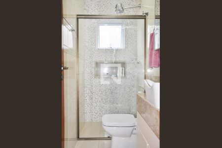 Casa à venda com 156m², 3 quartos e 2 vagasBanheiro/Box/Chuveiro Elétrico/Armário/Vaso