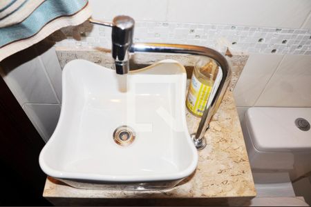 Casa à venda com 156m², 3 quartos e 2 vagasBanheiro