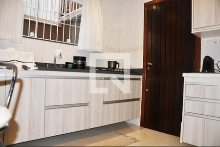 Casa à venda com 156m², 3 quartos e 2 vagasCozinha / Armarios / Geladeira