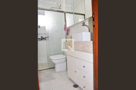 Casa à venda com 156m², 3 quartos e 2 vagasSuite/Banheiro/Box/Chuveiro Gás/Armário/Vaso