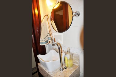 Casa à venda com 156m², 3 quartos e 2 vagasBanheiro